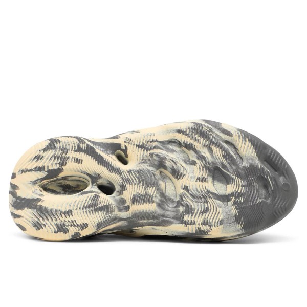 adidas Yeezy Foam Runner “MXT Moon Gray”